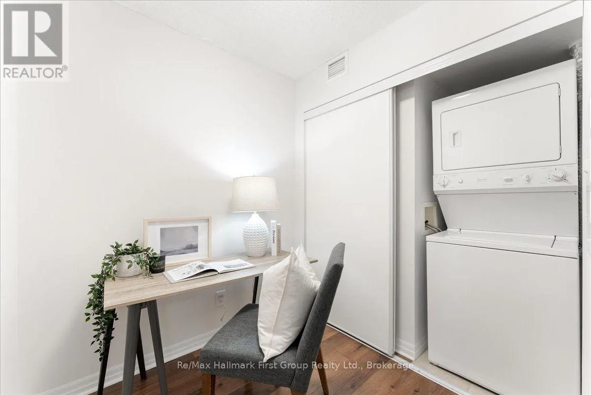 302 - 1600 CHARLES STREET #302