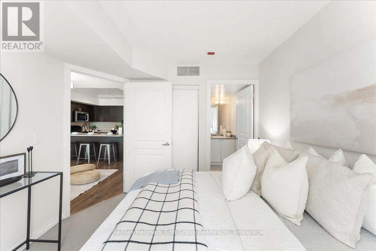 302 - 1600 CHARLES STREET #302