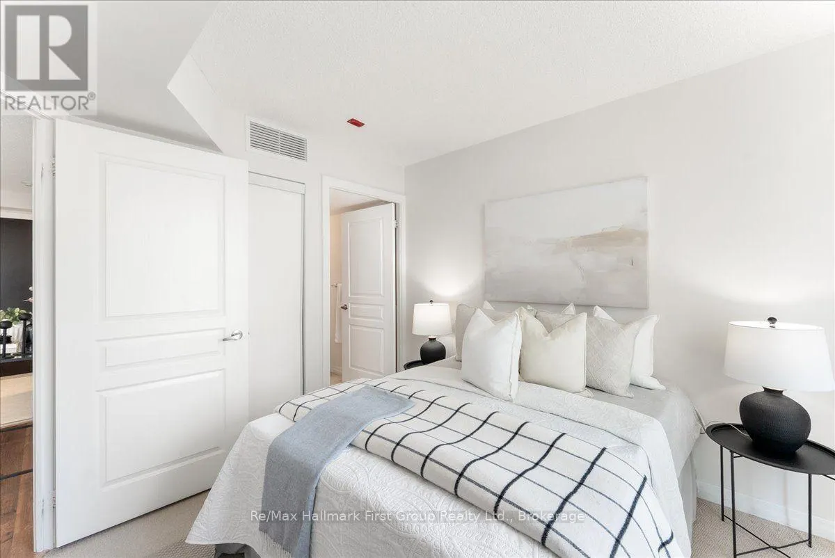 302 - 1600 CHARLES STREET #302