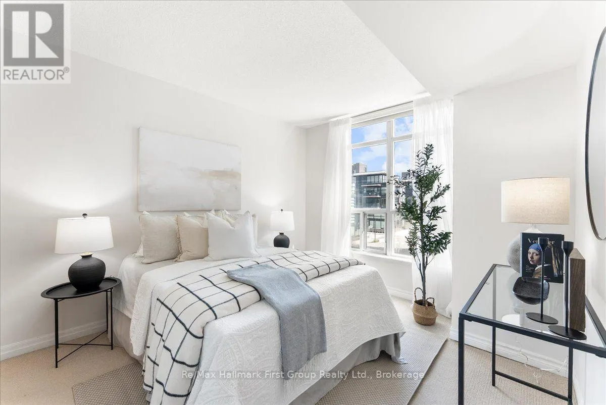 302 - 1600 CHARLES STREET #302