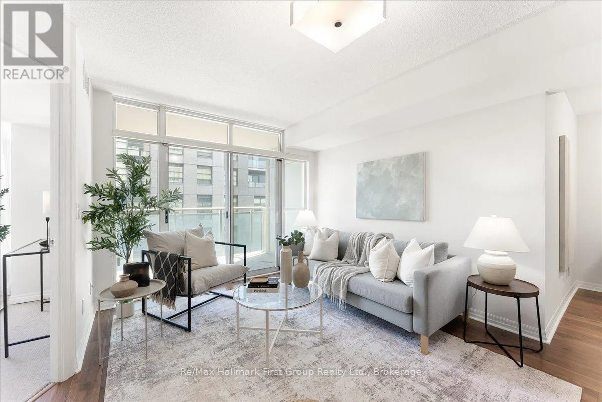 302 - 1600 CHARLES STREET #302
