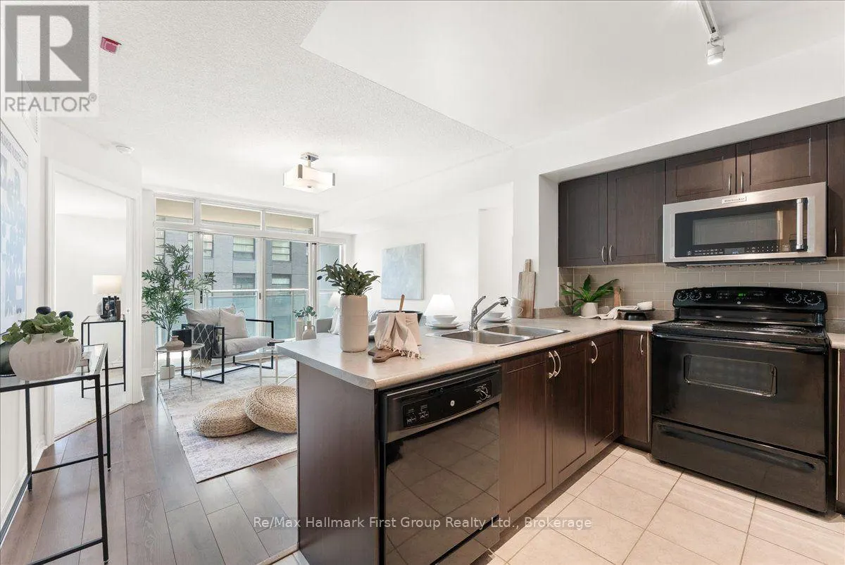 302 - 1600 CHARLES STREET #302
