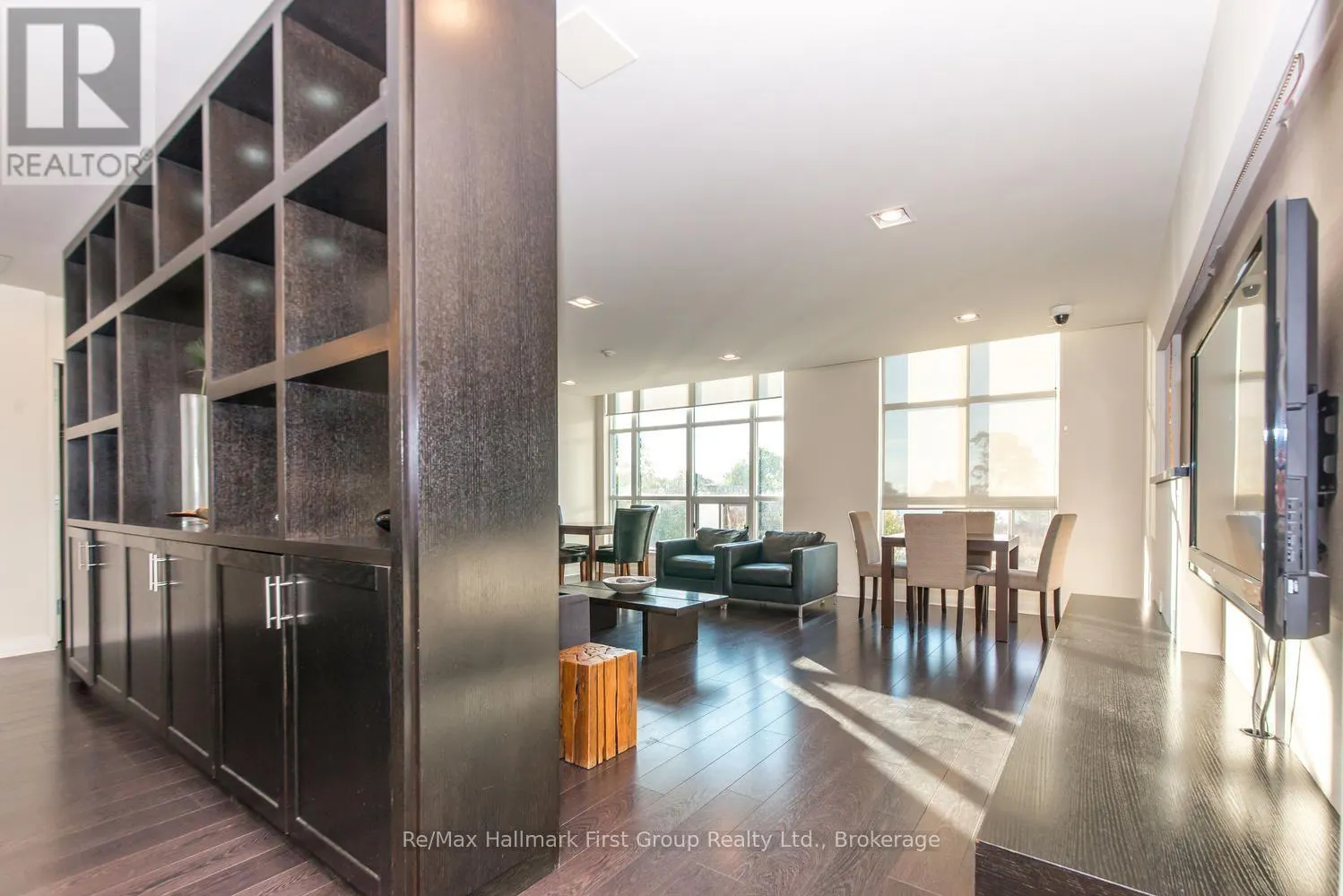 302 - 1600 CHARLES STREET #302