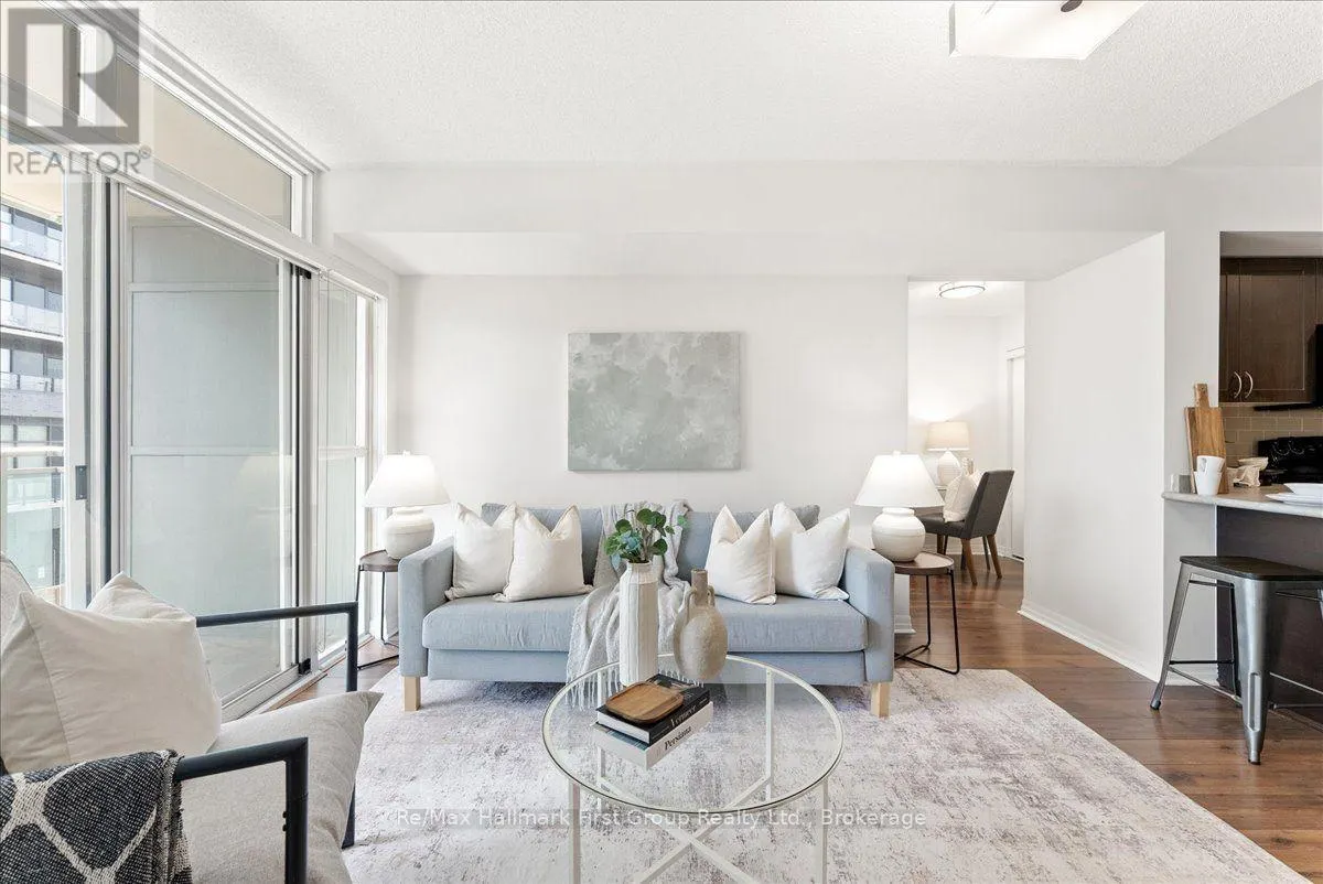302 - 1600 CHARLES STREET #302