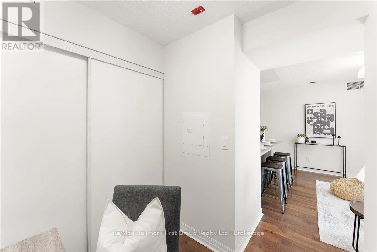 302 - 1600 CHARLES STREET #302