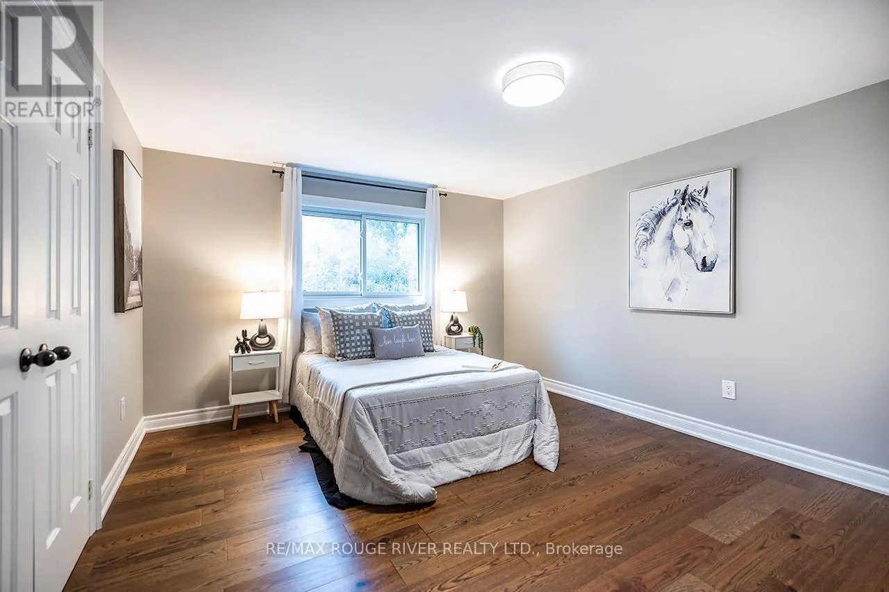 37 WYNDFIELD CRESCENT