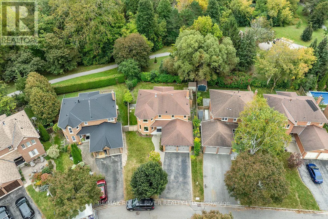 37 WYNDFIELD CRESCENT