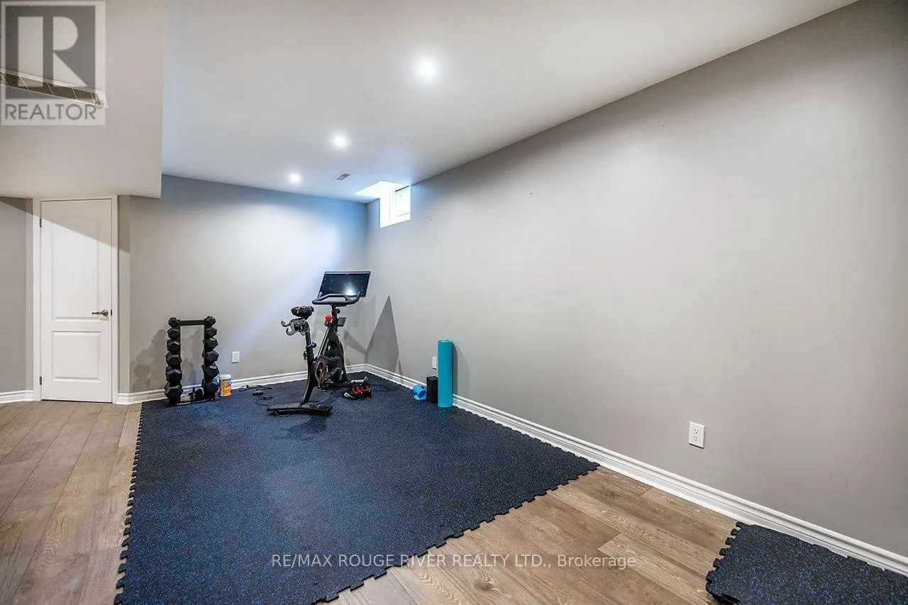 37 WYNDFIELD CRESCENT
