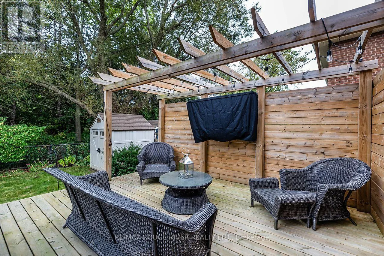 37 WYNDFIELD CRESCENT