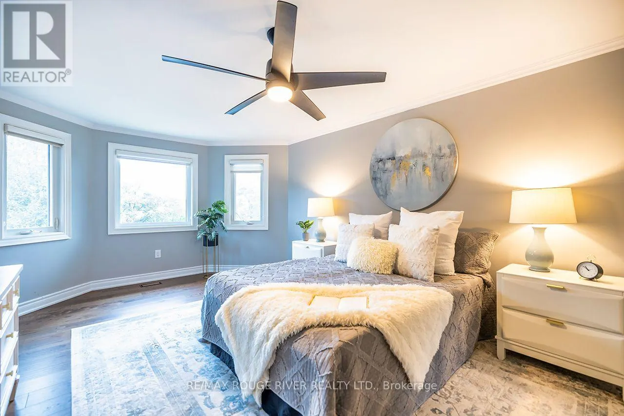 37 WYNDFIELD CRESCENT