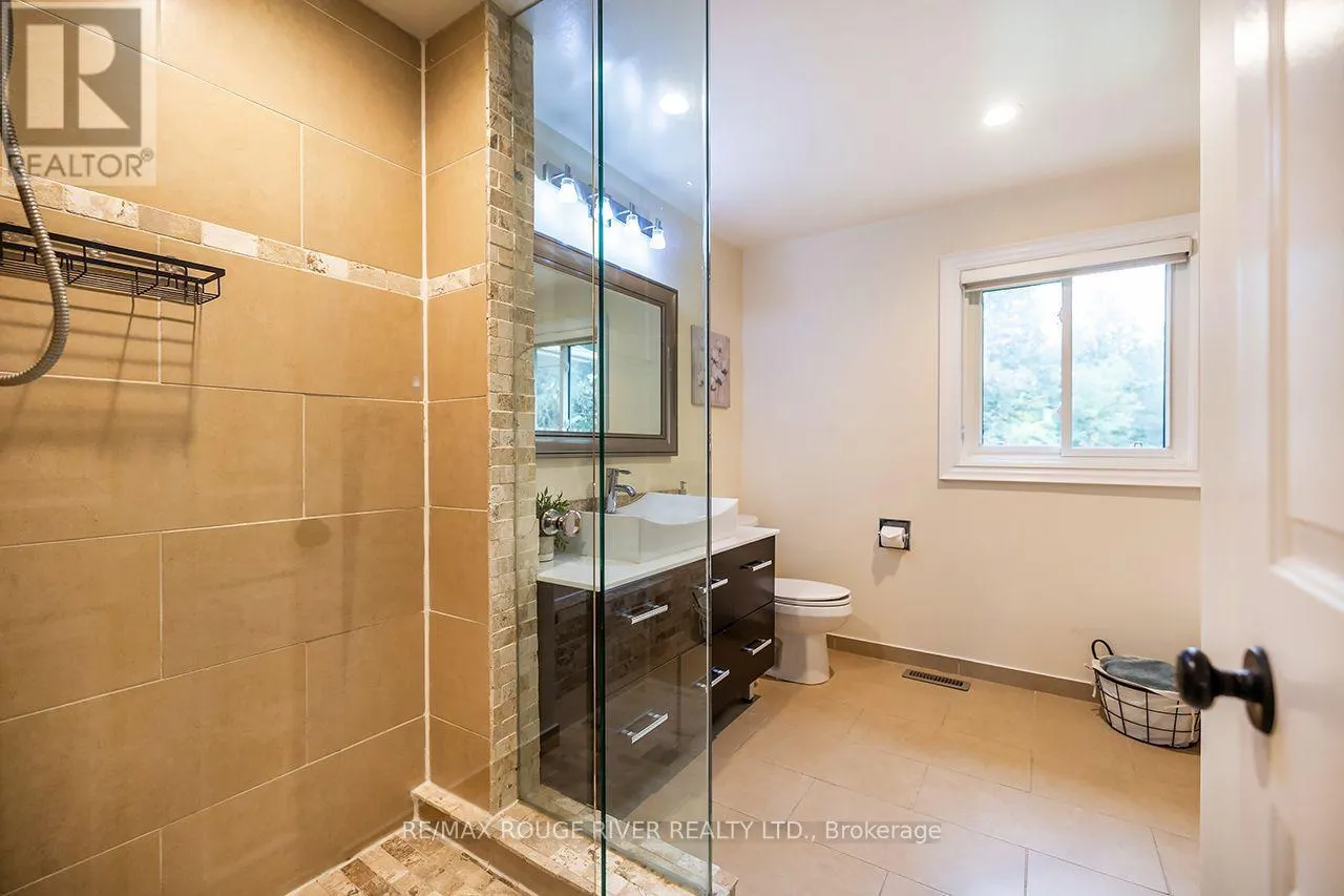 37 WYNDFIELD CRESCENT