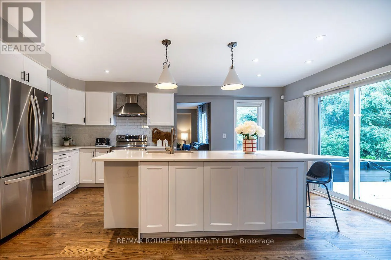 37 WYNDFIELD CRESCENT