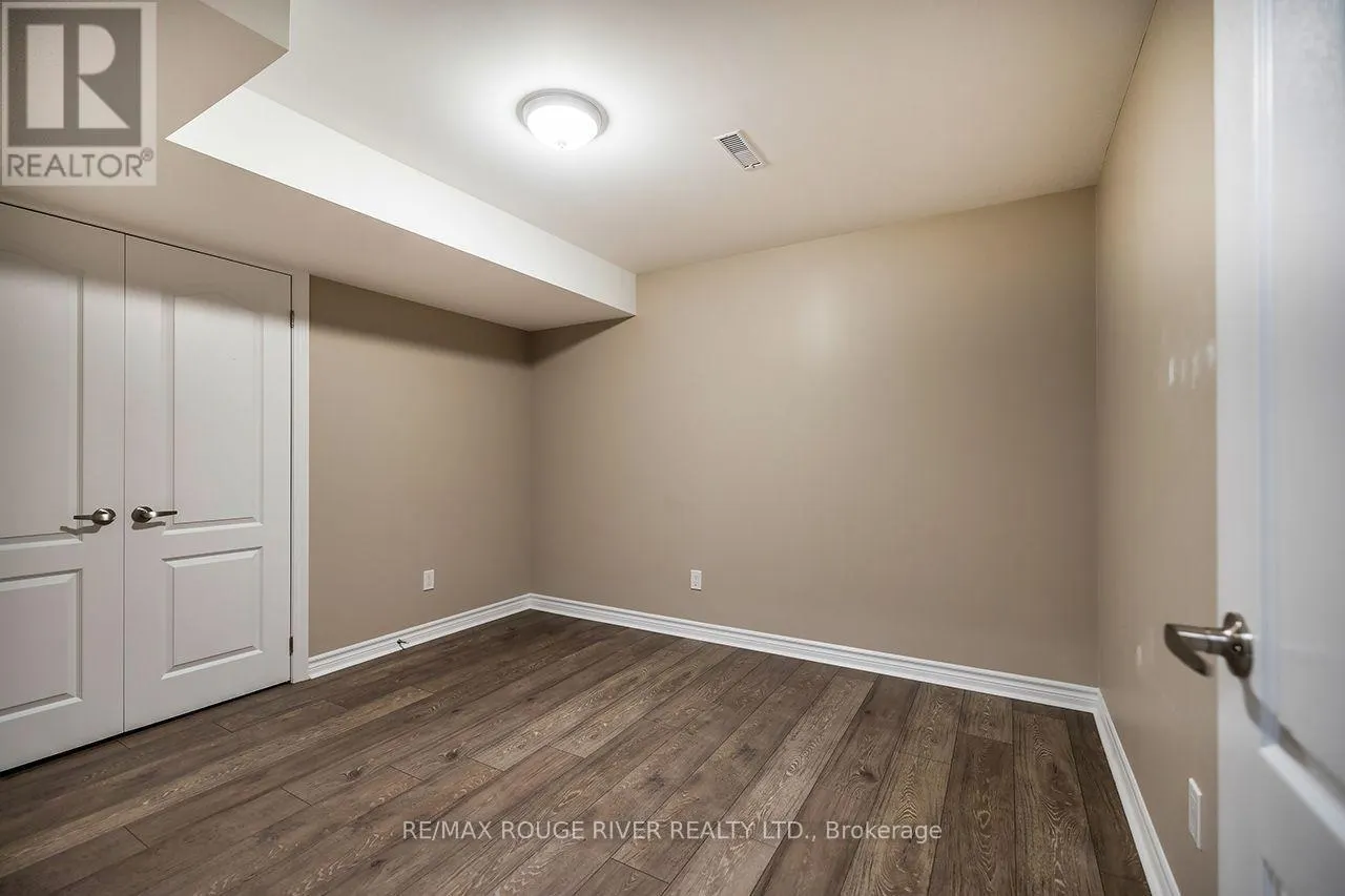 37 WYNDFIELD CRESCENT