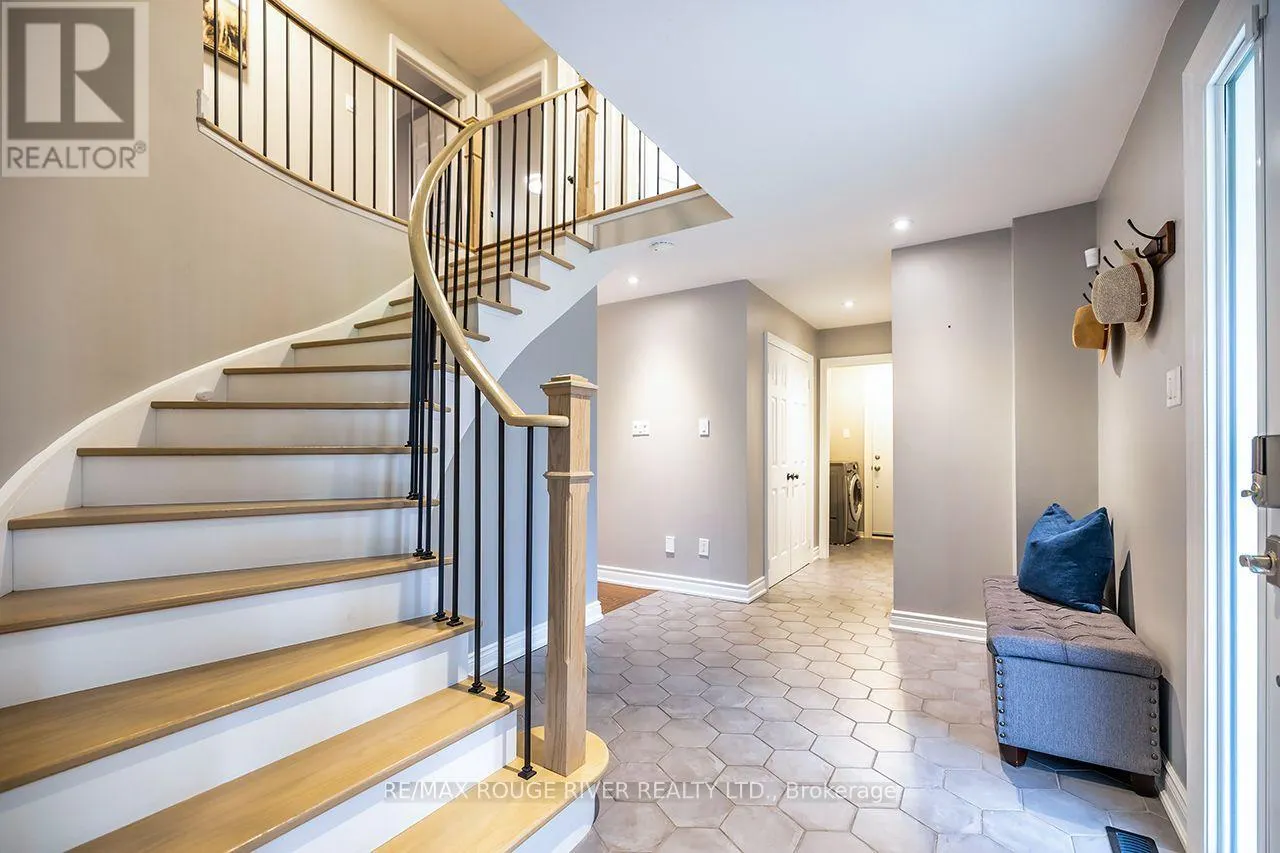 37 WYNDFIELD CRESCENT