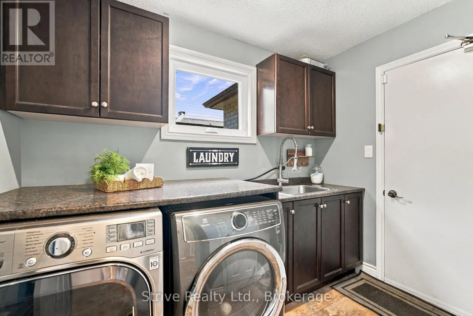 40 MCLELLAN DRIVE