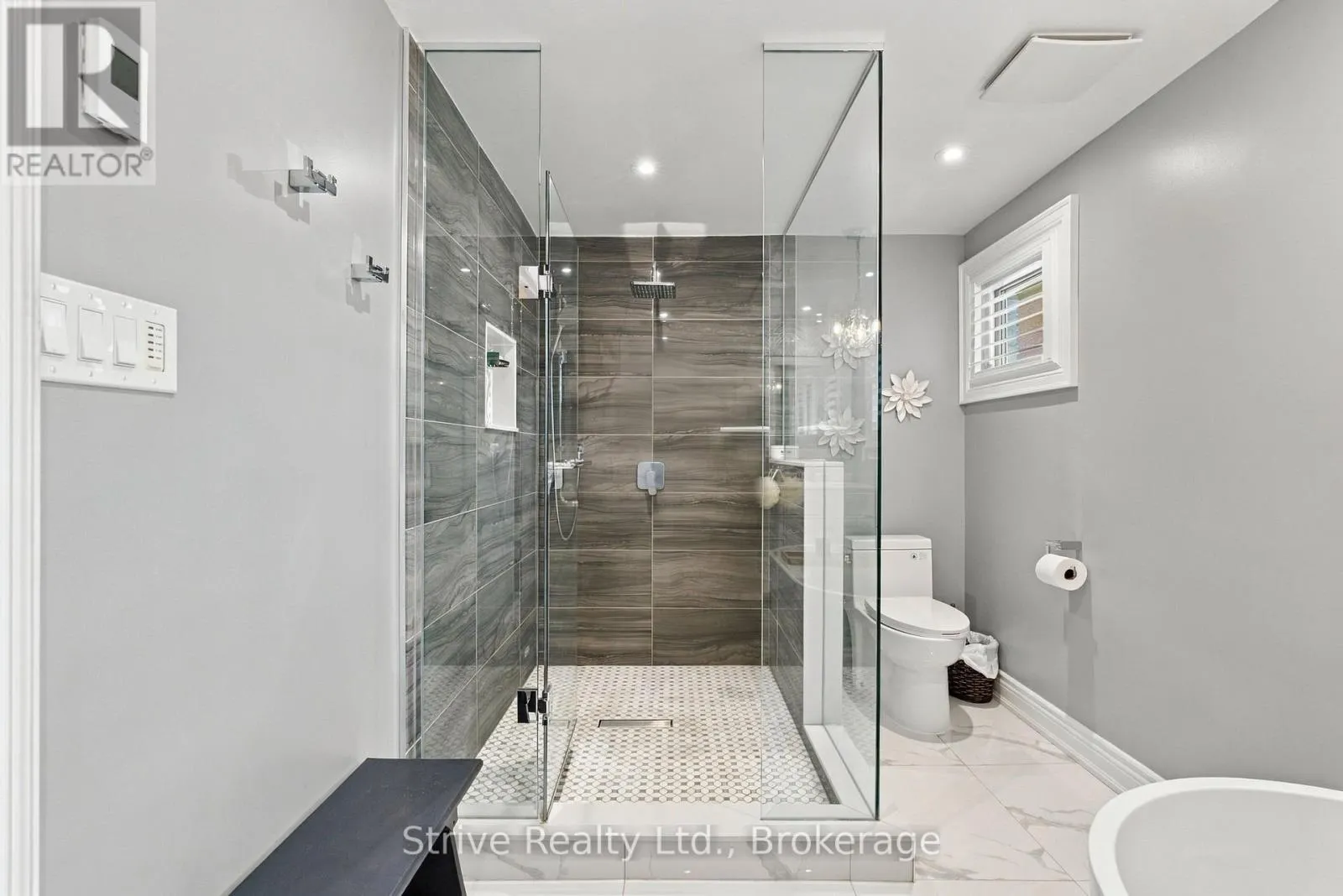 40 MCLELLAN DRIVE