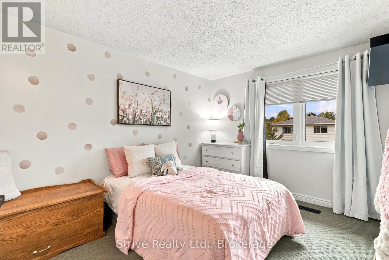 40 MCLELLAN DRIVE