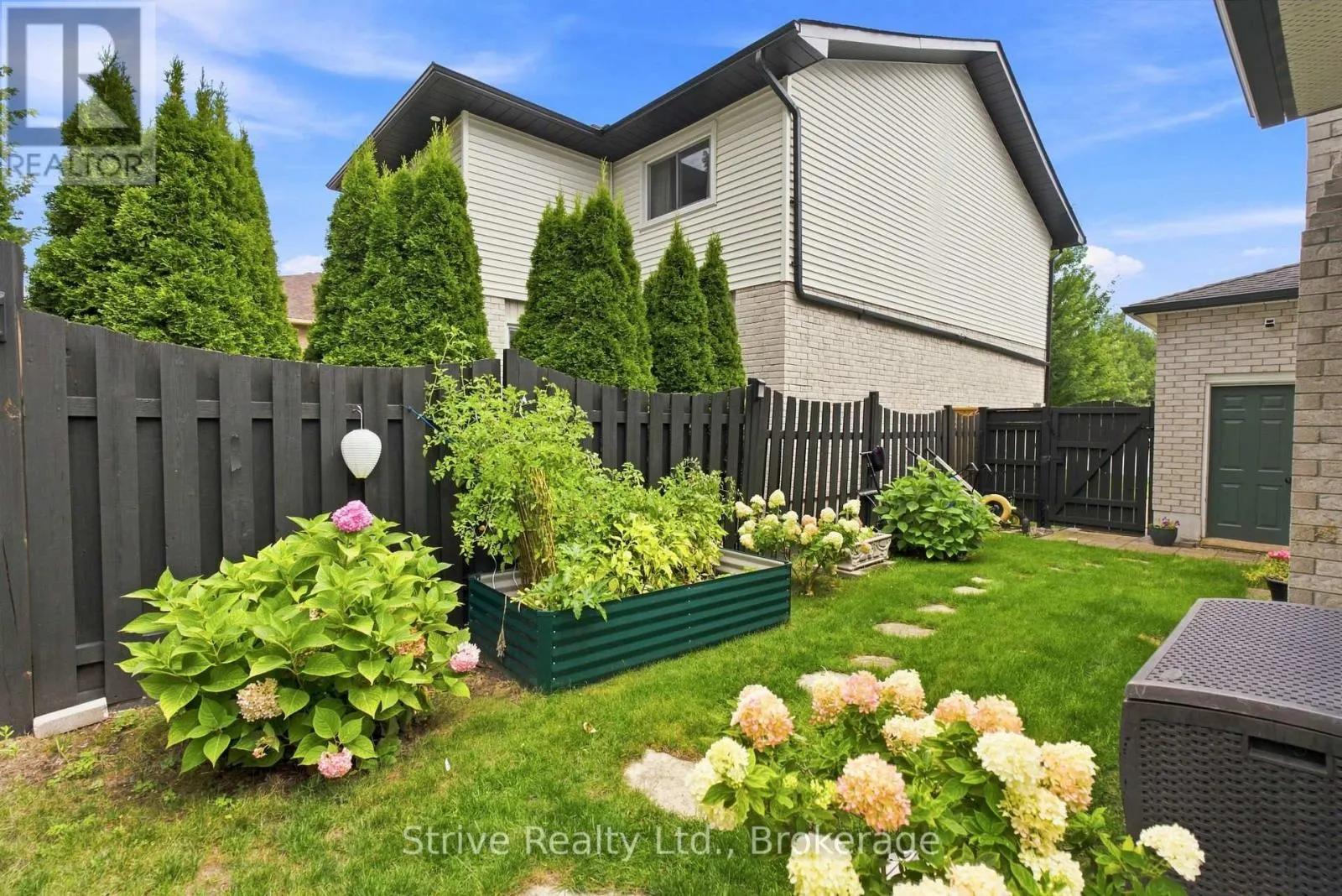 40 MCLELLAN DRIVE