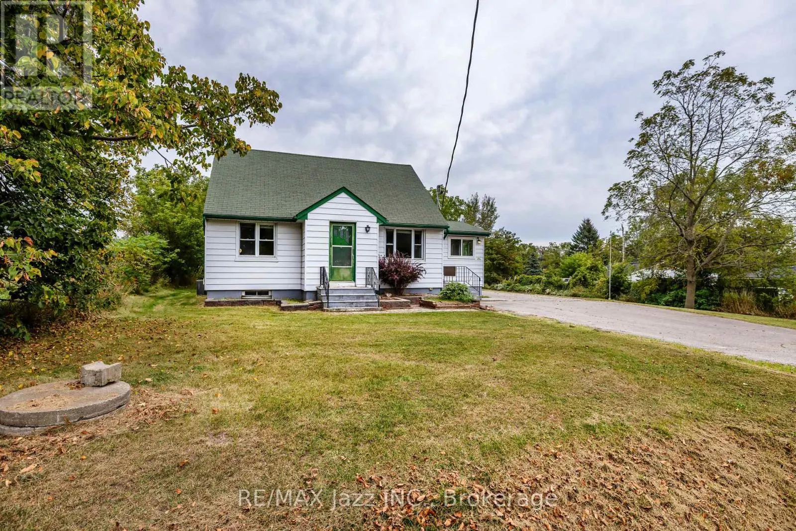 1585 TOWNLINE ROAD N