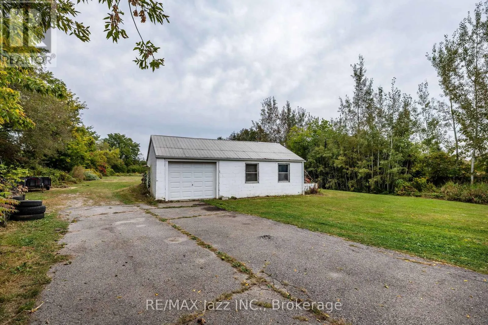 1585 TOWNLINE ROAD N