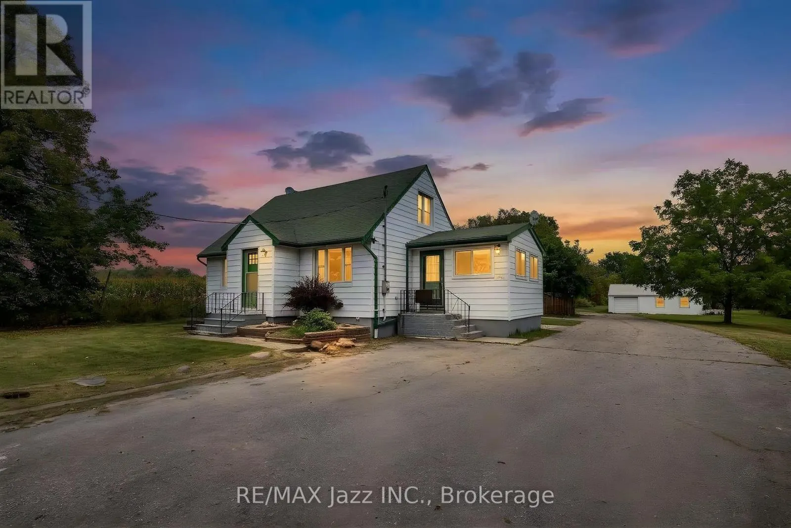 1585 TOWNLINE ROAD N