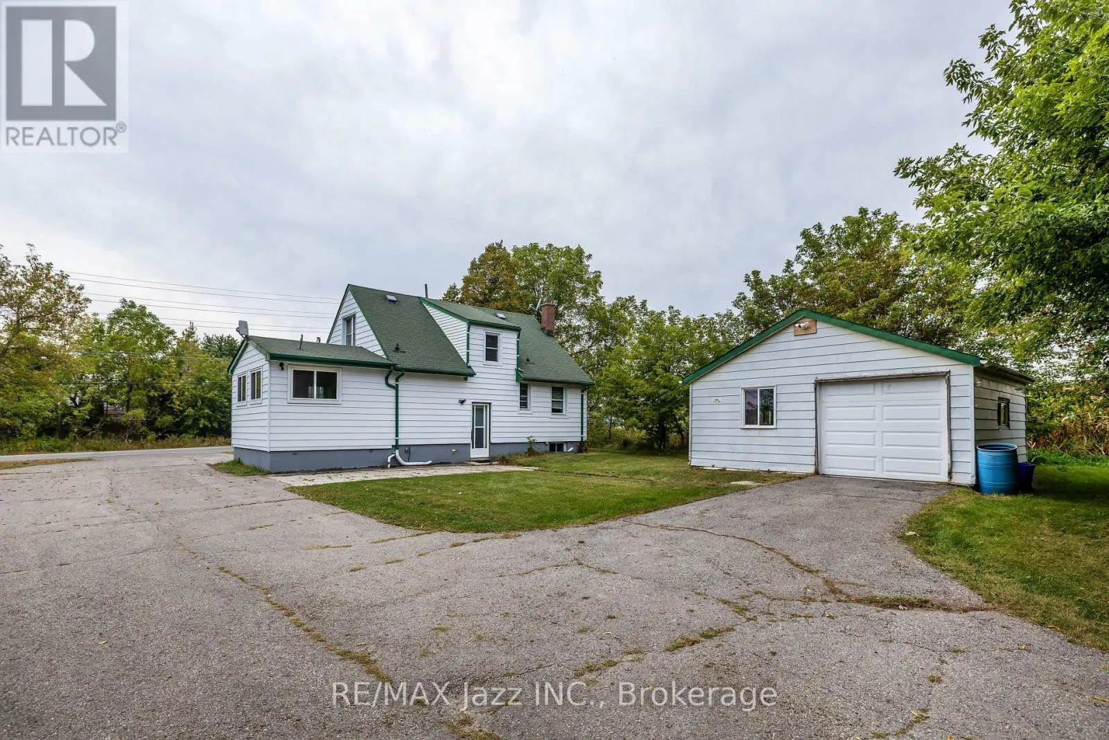 1585 TOWNLINE ROAD N
