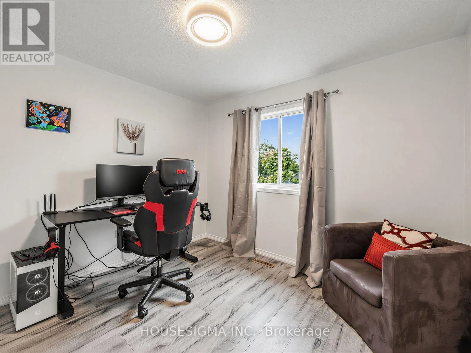 554 ALDERSHOT DRIVE