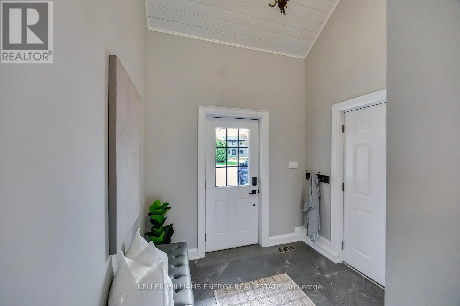 239 PERRY STREET