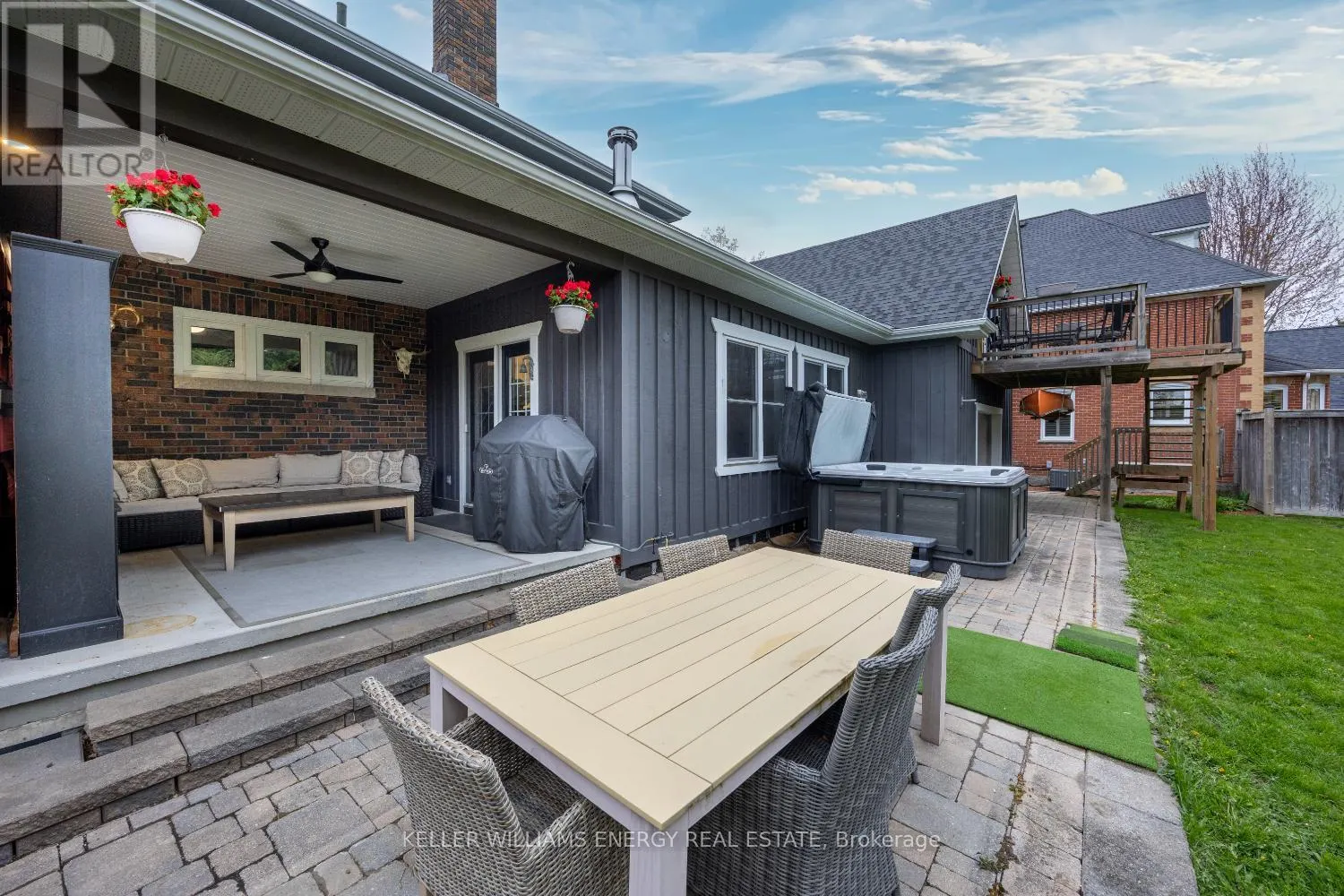 239 PERRY STREET