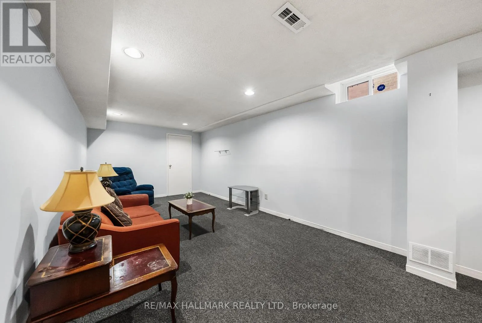 1322 REDWOOD LANE