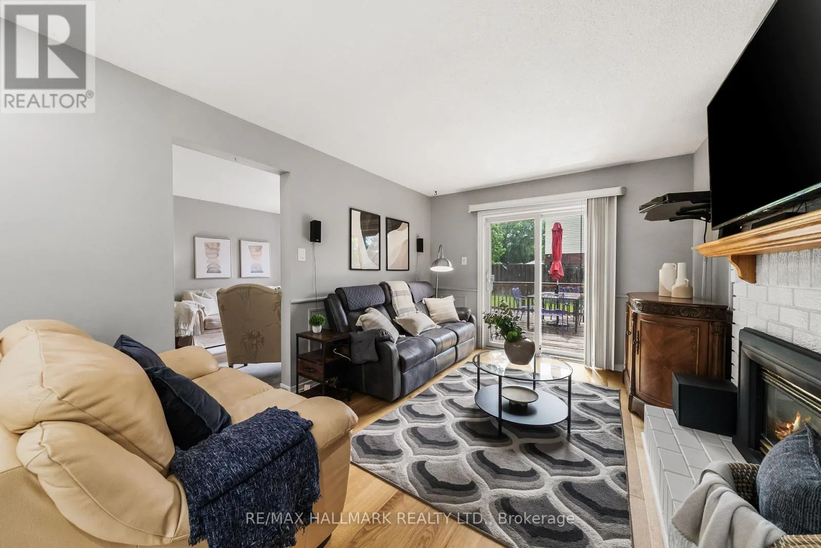 1322 REDWOOD LANE