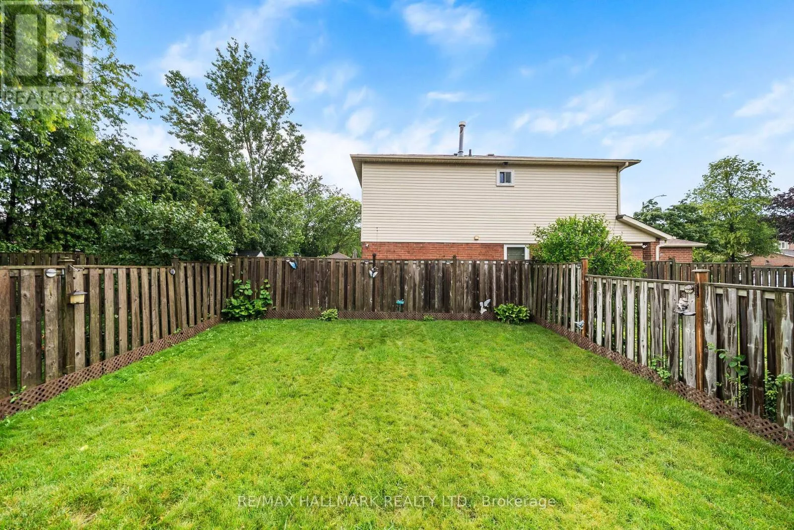 1322 REDWOOD LANE