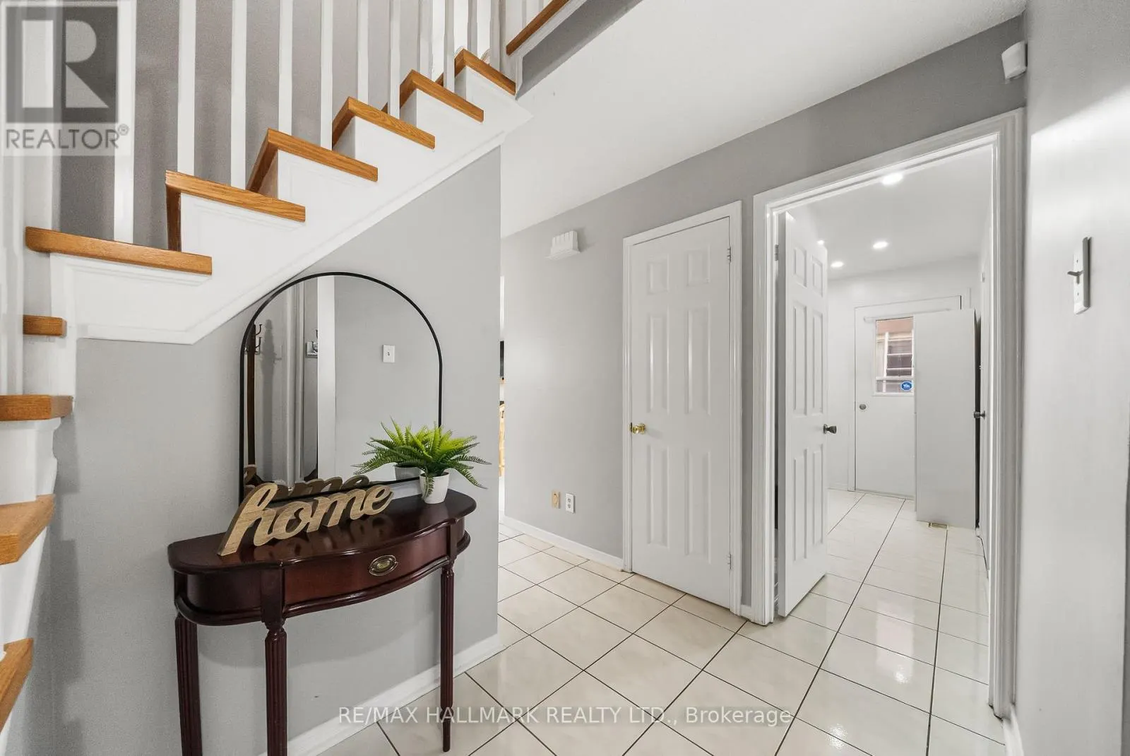 1322 REDWOOD LANE