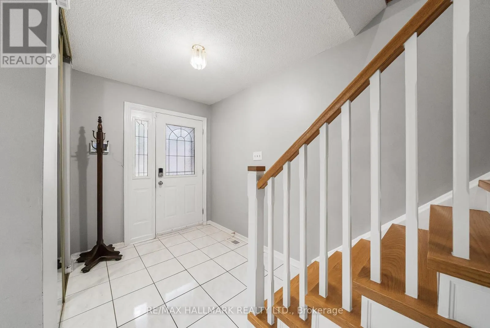 1322 REDWOOD LANE