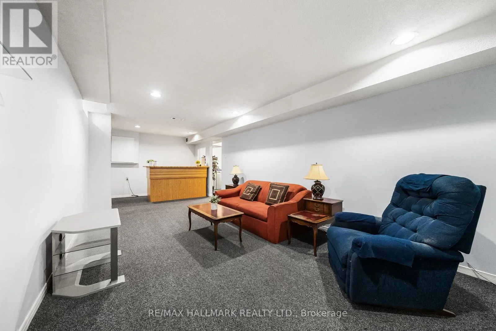 1322 REDWOOD LANE