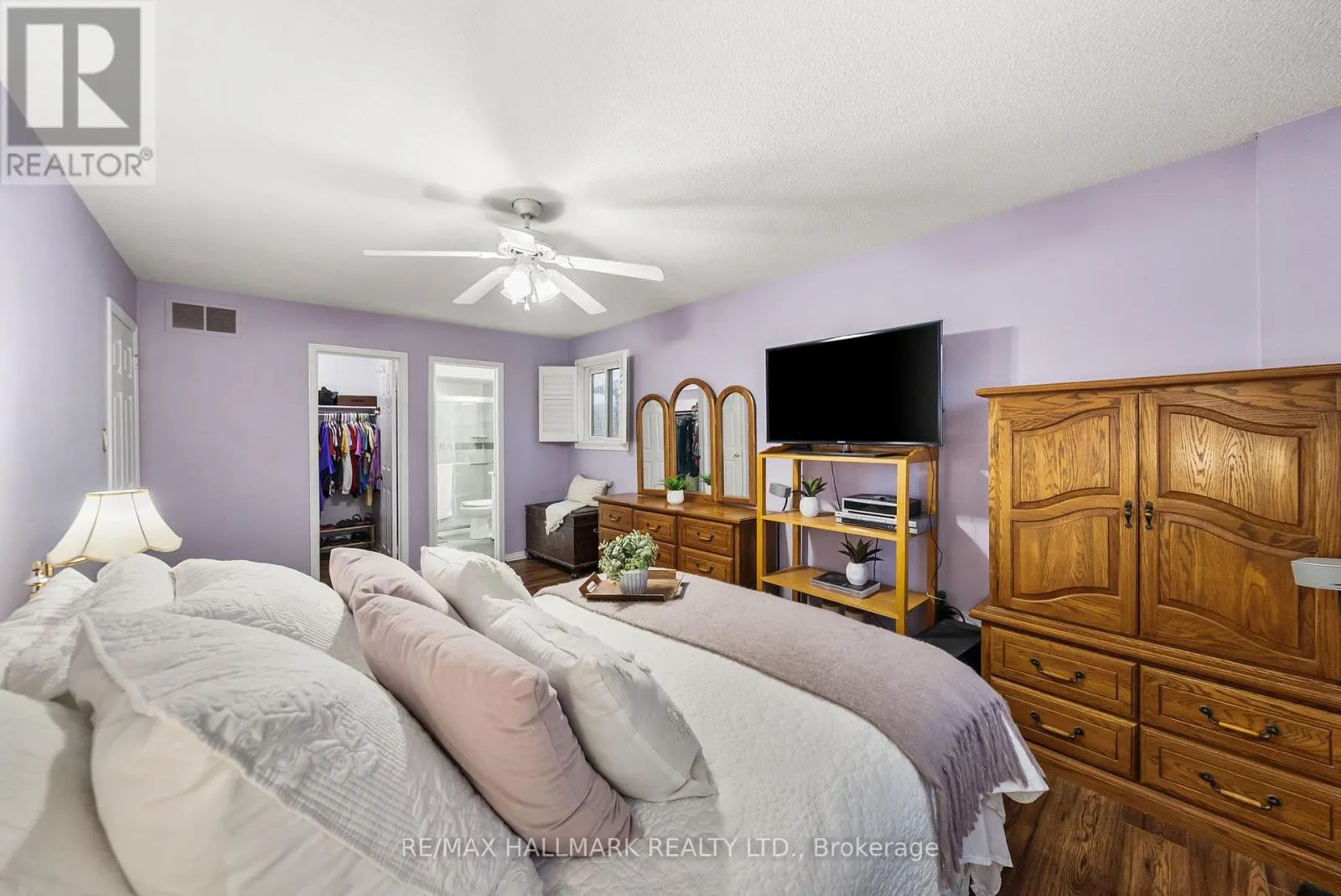 1322 REDWOOD LANE