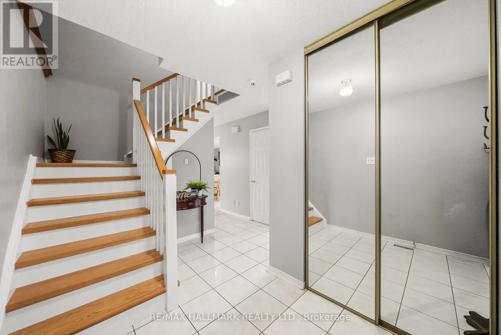 1322 REDWOOD LANE
