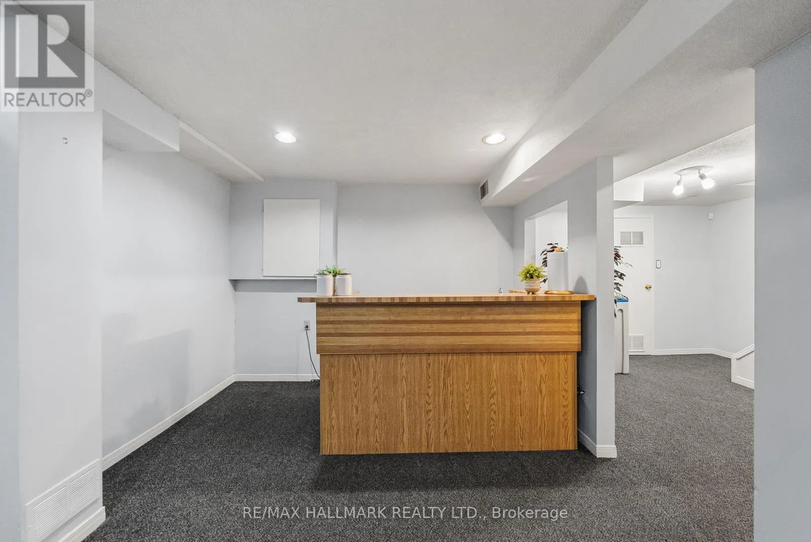 1322 REDWOOD LANE