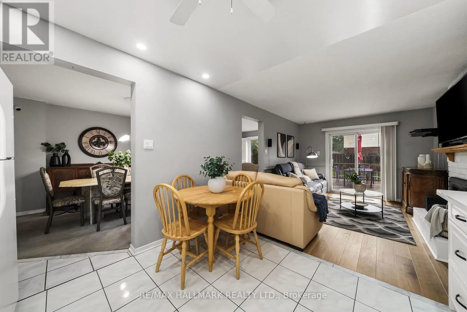 1322 REDWOOD LANE
