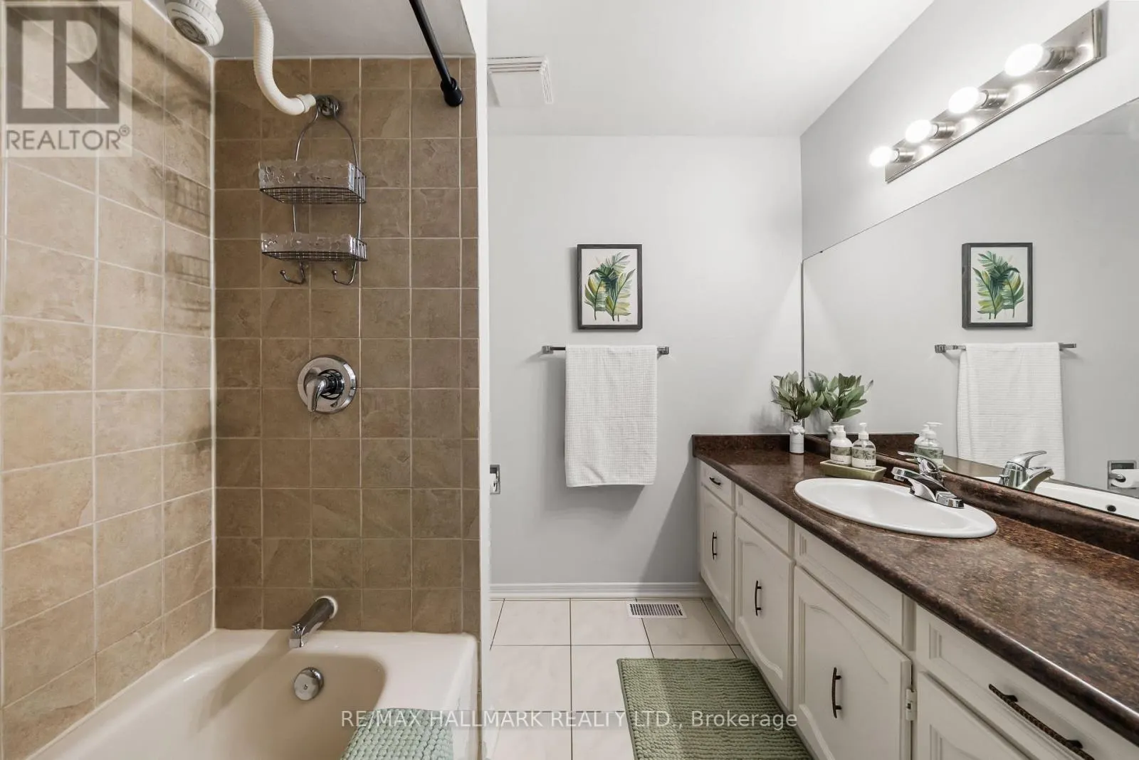 1322 REDWOOD LANE