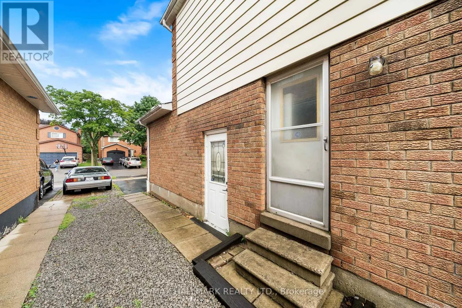 1322 REDWOOD LANE