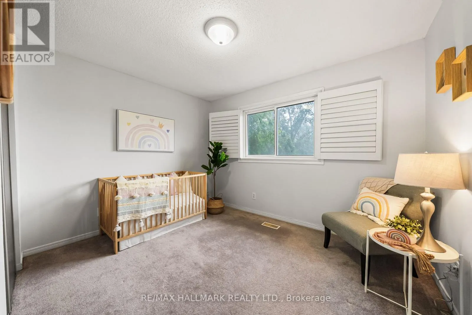 1322 REDWOOD LANE