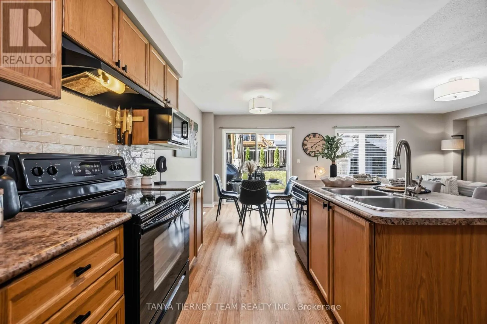828 TAGGART CRESCENT