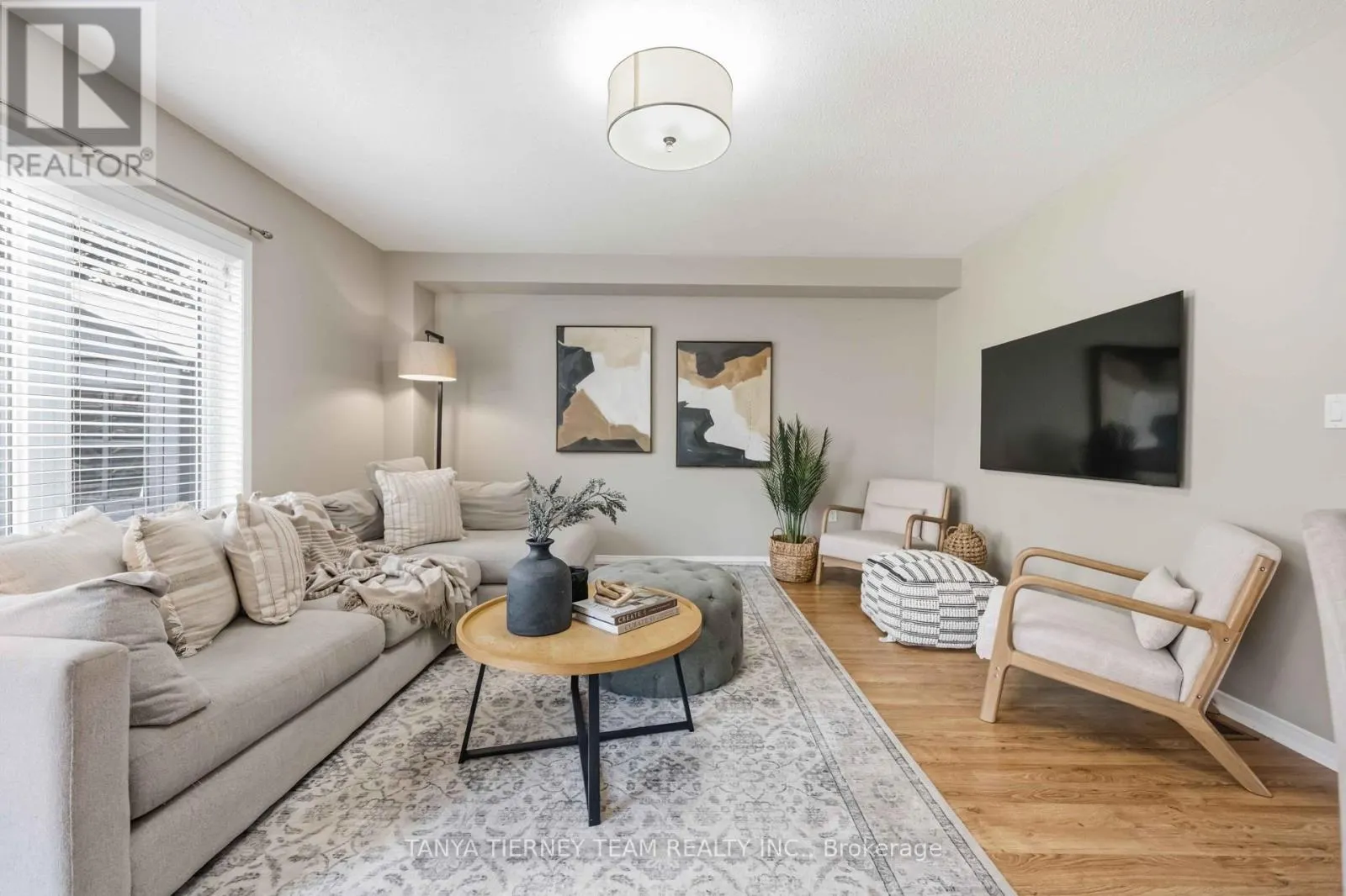 828 TAGGART CRESCENT