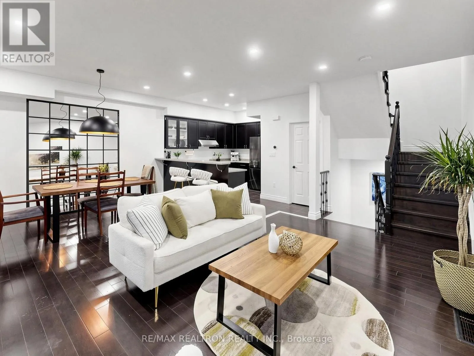 92 - 1250 ST. MARTINS DRIVE