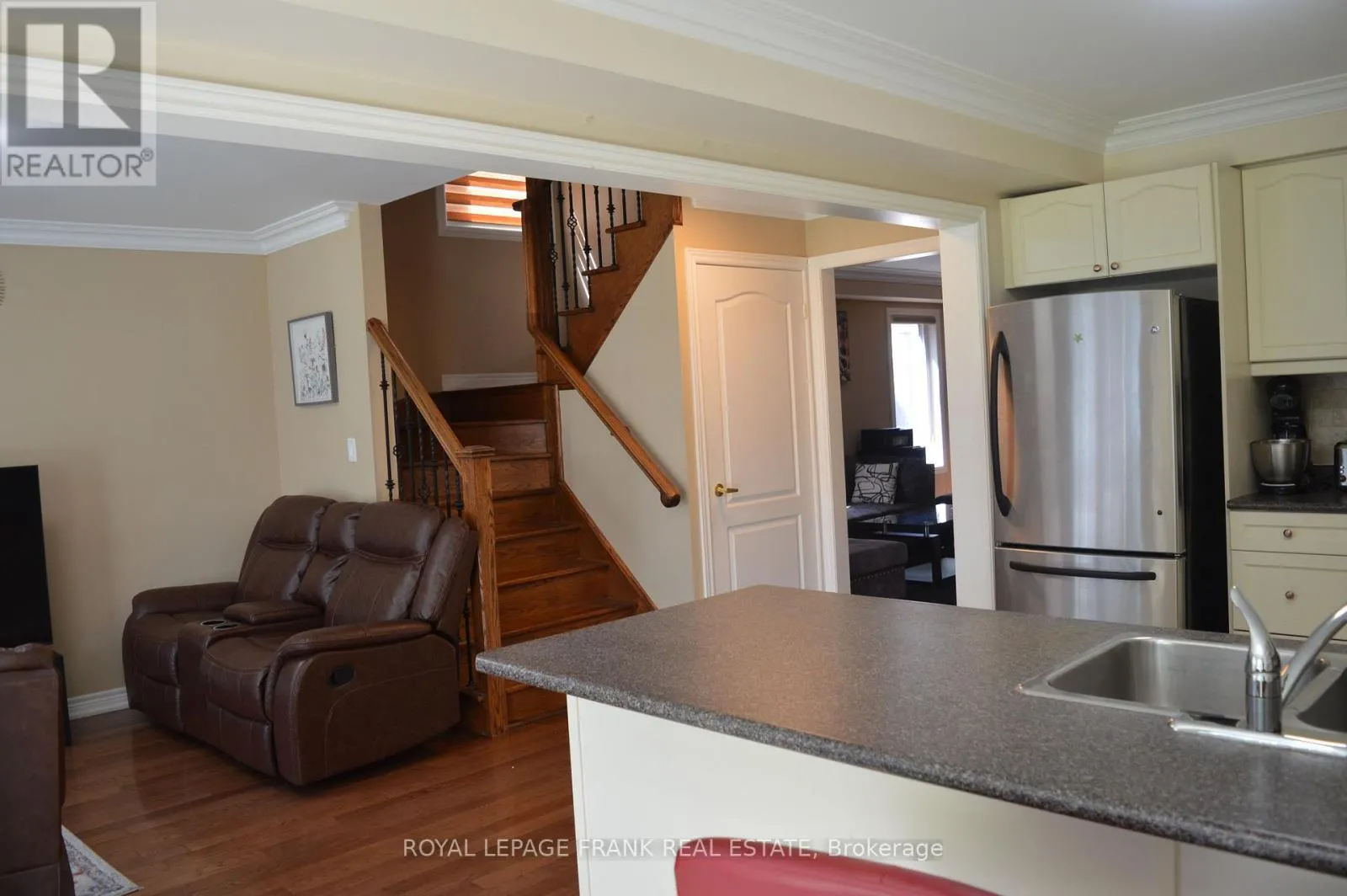 61 SUMMERSIDE AVENUE