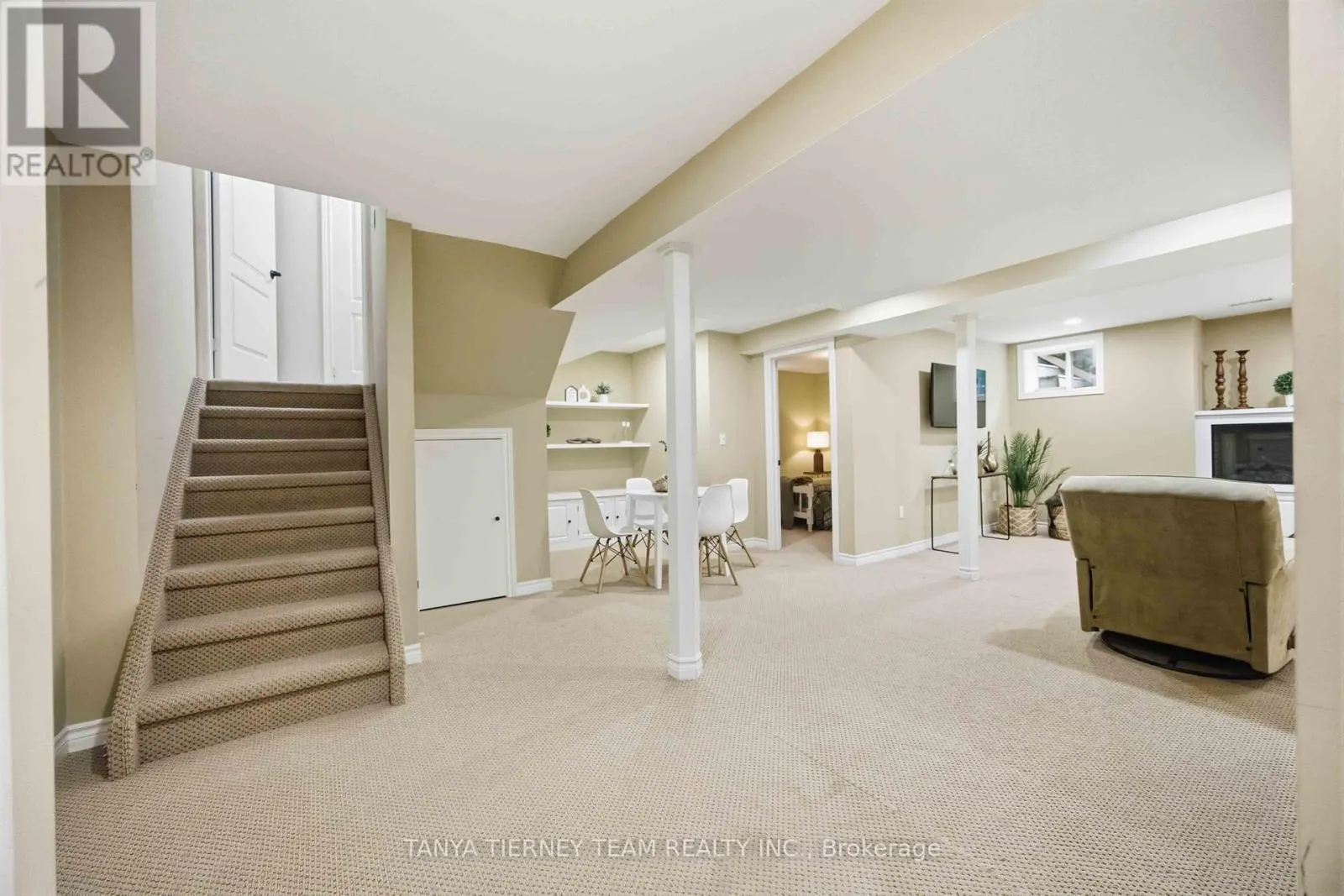 17 CODY AVENUE