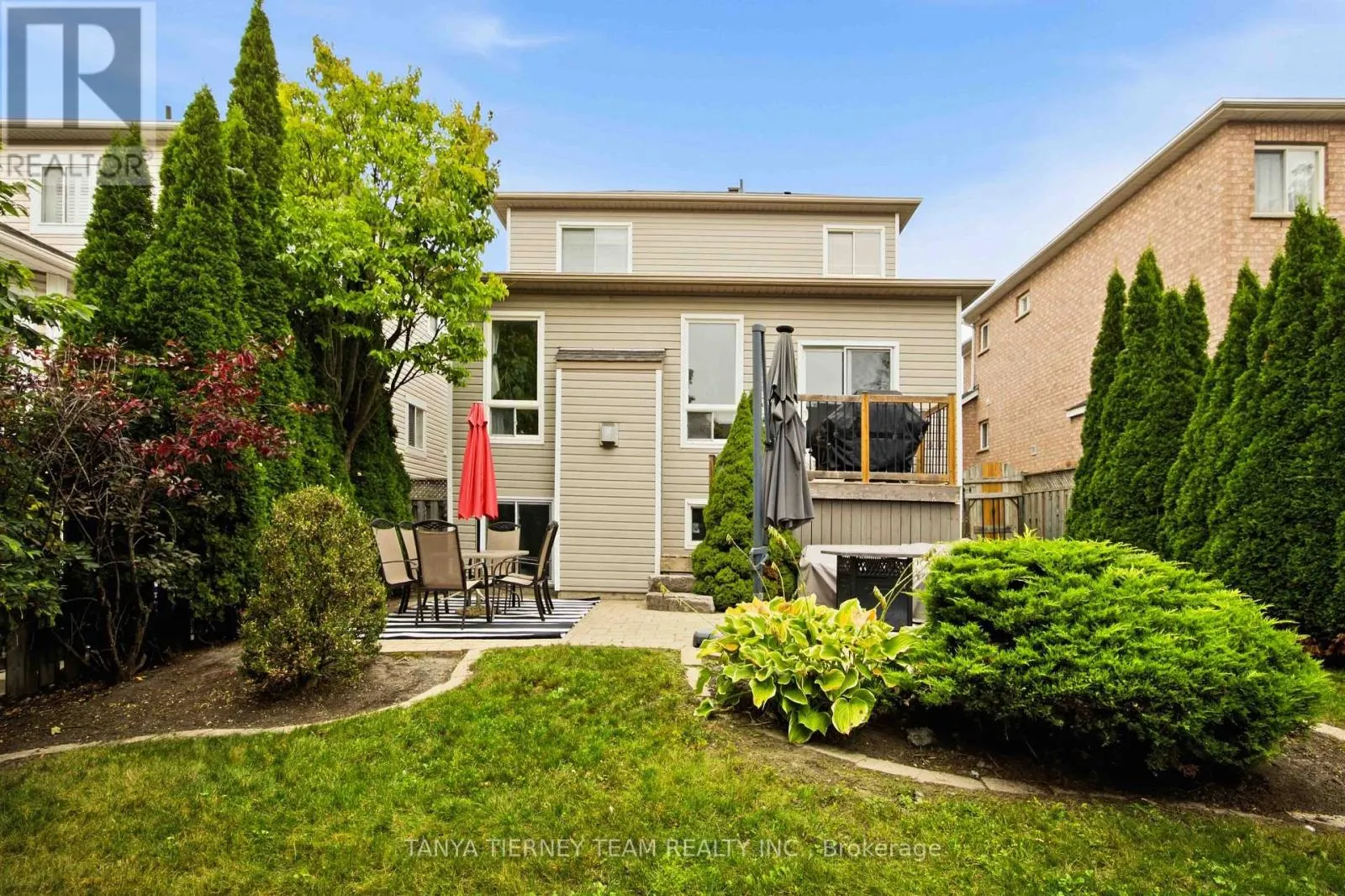 17 CODY AVENUE
