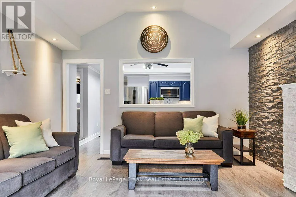 34 PLEASANT VIEW AVENUE