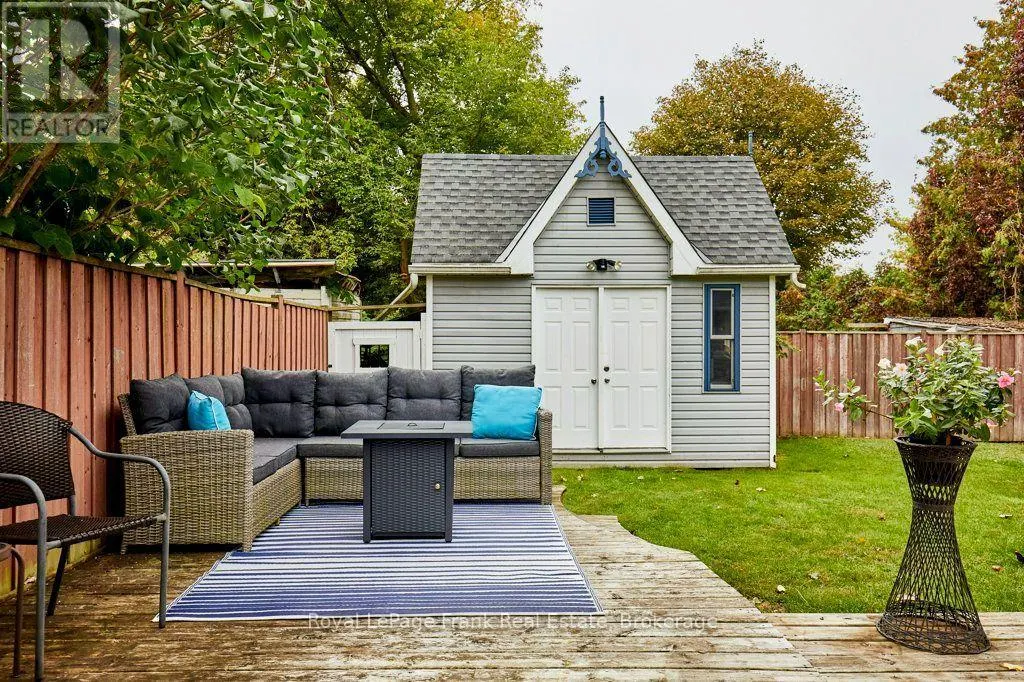 34 PLEASANT VIEW AVENUE